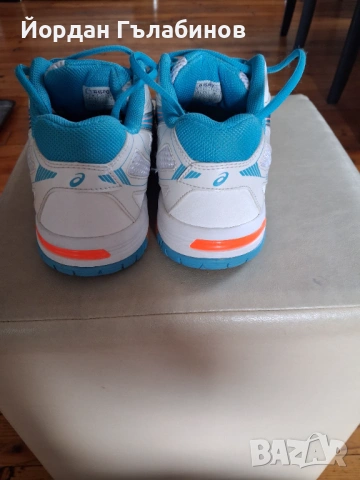 Чисто нови дамски маратонки Асикс 39номер , снимка 3 - Маратонки - 53683555