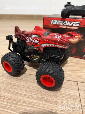 Кола акула с дистанционно