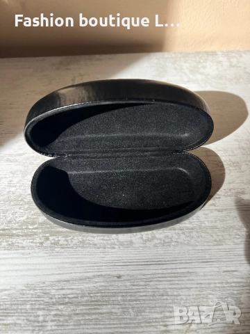 Carin Webster черен кожен калъф за слънчеви очила с вътрешна велурена част🖤, снимка 3 - Слънчеви и диоптрични очила - 52247271