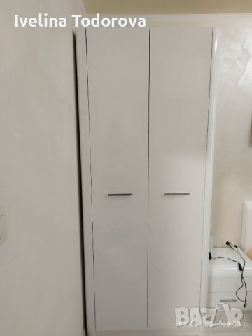 Двукрилен гардероб бял гланц 
