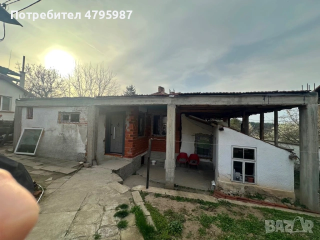 Продава се къща с двор и гараж – Княжево, София, снимка 2 - Къщи - 54182955