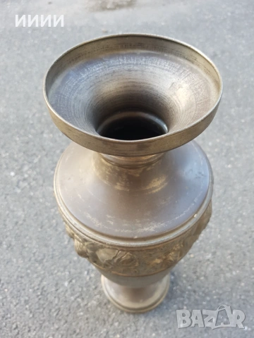 Голяма месингова ваза