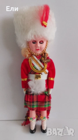 Три уникални сувенирни кукли от Лондон.С кутия., снимка 3 - Колекции - 53718591