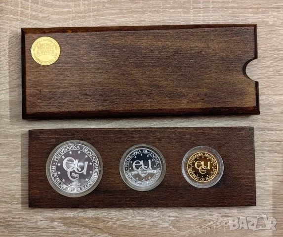 Лот 500 , 5000 и 10000 лева 1993 година в БНБ кутия, снимка 3 - Нумизматика и бонистика - 51464961