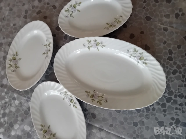 Плато от порцелан и три чинии, производство на завод Китка, снимка 3 - Антикварни и старинни предмети - 53880762