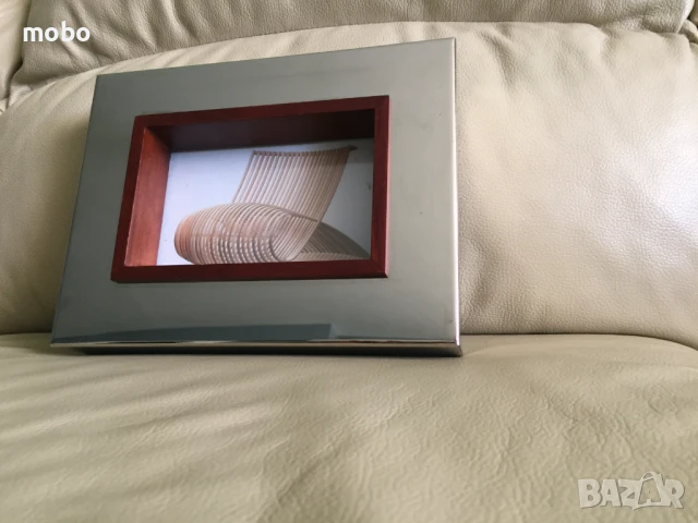 Рамка за снимки PHILIPPI,с размери  14.5х10см.,никелирана, възможност за закачане на стена 