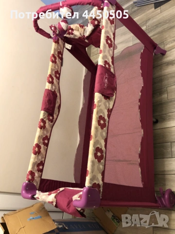 Продавам преносимо сгъваемо детско легло Бертони, модел Travel Kid roсker, цвят Violet Flower, снимка 5 - Кошарки - 53391370