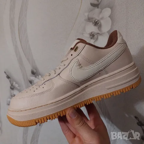 маратонки Nike Air Force 1 Luxe  номер 39  , снимка 4 - Маратонки - 48286959