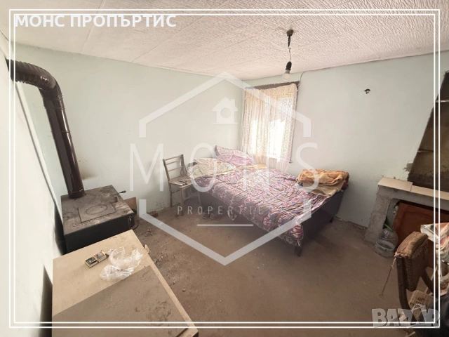 Двуетажна къща с просторен двор и гараж на тихо място в с. Караисен, обл. Велико Търново., снимка 12 - Къщи - 53825817