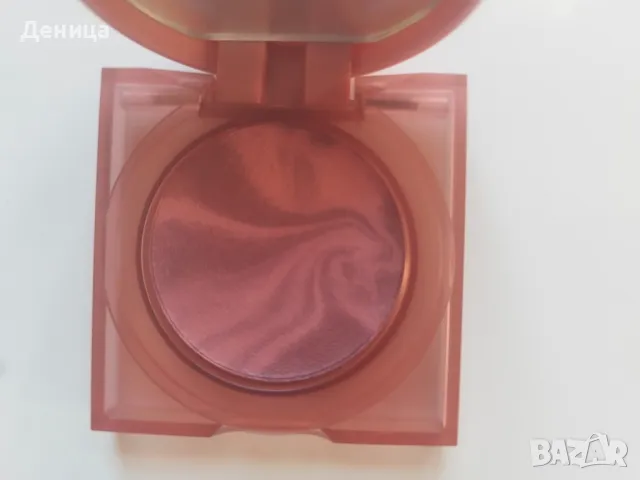 HUDA Glowish Cheeky Vegan Blush Powder 03 Berry Juicy, снимка 2 - Декоративна козметика - 48400877