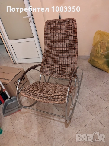 Люлеещ се стол, метал и естествен ратан