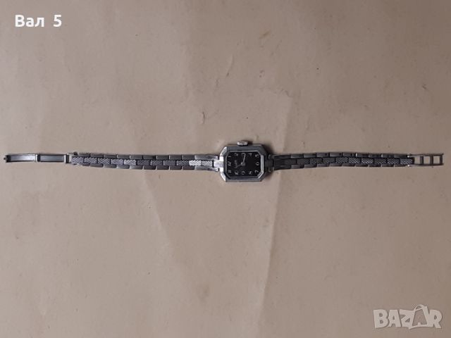 Часовник с верижка ЛУЧ , запазен , красив, снимка 1 - Антикварни и старинни предмети - 45582835