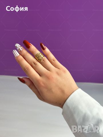 Голям дамски пръстен от медицинска стомана със завладяващ дизайн с дупки и златисто покритие, снимка 2 - Пръстени - 45454408