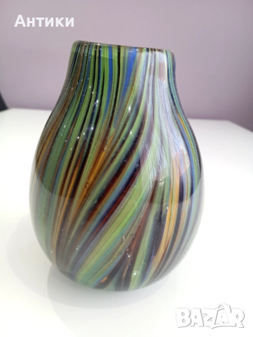 Прекрасна стара ваза