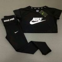 Дамски Екипи NIKE , снимка 1 - Спортни екипи - 46102960