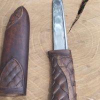 Нож с ръчна дърворезба, снимка 1 - Ножове - 45402412
