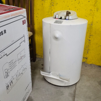 Бойлер Ariston Pro R 80 V 2kw за части, снимка 2 - Бойлери - 44958358