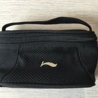 НОВА 100 % оригинална малка черна ръчна чантичка чанта с цип на LINING, снимка 6 - Чанти - 45075936