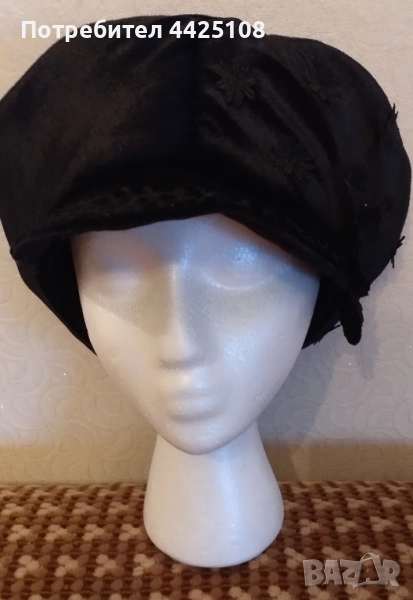 Черна дамска барета от кадифе , снимка 1