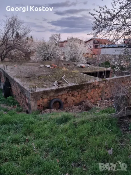 Продава се недовършена къщта в село Оряховица близо до Стара Загора тел за връзка 0877123829, снимка 1