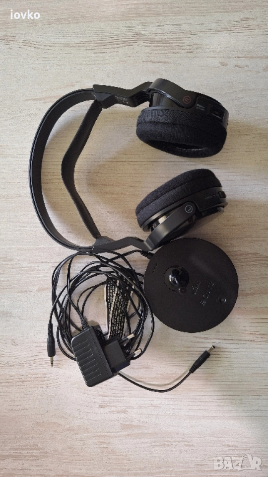 Безжични слушалки Sony MDR-RF811RK, снимка 1