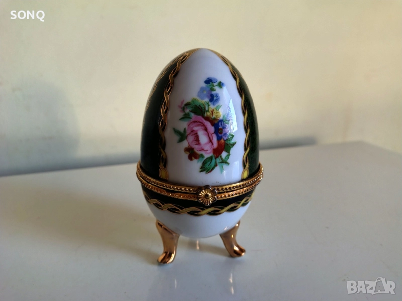 Порцеланово Яйце-Кутия за Бижута-Лимож, снимка 1