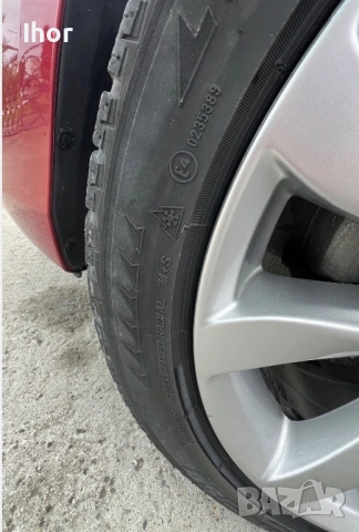 BRIDGESTONE 225/45/19 Зима 46р Dot 18, снимка 3 - Гуми и джанти - 54272514