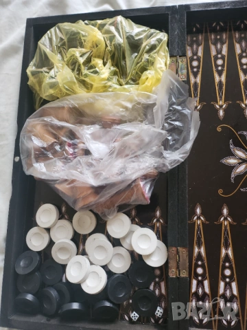 шах и табла - голям 49 х 47,3 см - комплект с фигури/пулове+зарове, снимка 7 - Шах и табла - 53476467