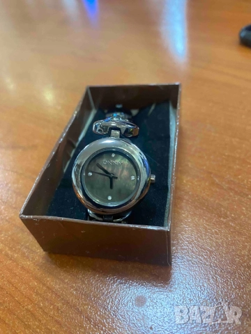 Дамски часовник DKNY, снимка 2 - Дамски - 51647086