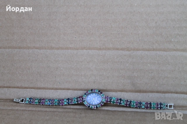 Дамски сребърен часовник ''Vialux'' с полускъпоценни камъни