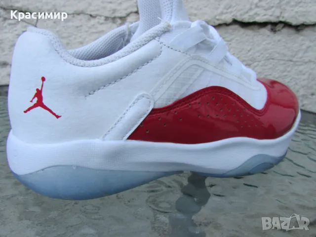 Маратонки Nike Air Jordan 11 CMFT Low, снимка 10 - Детски маратонки - 49461116