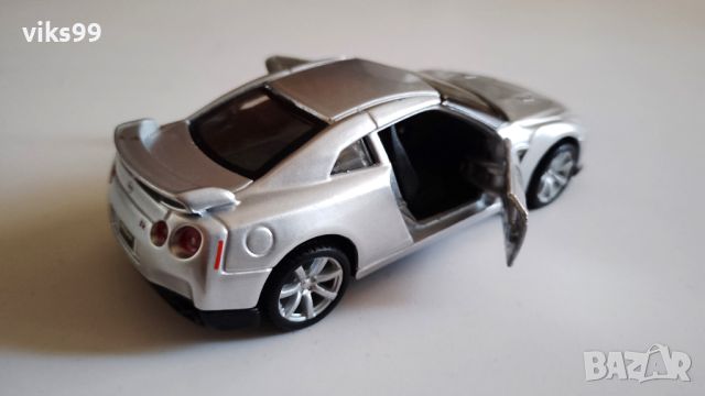 Nissan GT-R 2009 Maisto 1:40, снимка 5 - Колекции - 46531533