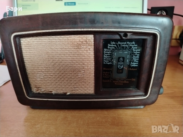 Старо малко бакелитено радио Philips 203U 37 Belgium(Белгия), снимка 2 - Колекции - 51550504