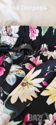 Дамски летен черен панталон на цветя, снимка 4 - Панталони - 46417370