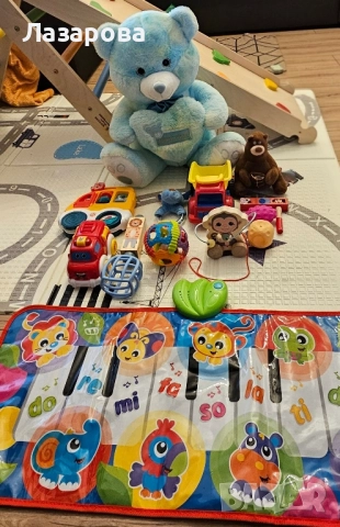 Бебешки играчки на Fisher Price, Playgro и други