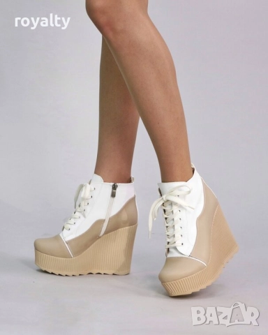 Боти на платформа - бяло с бежово кожа