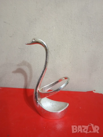 посребрен метален лъжичник-лебед