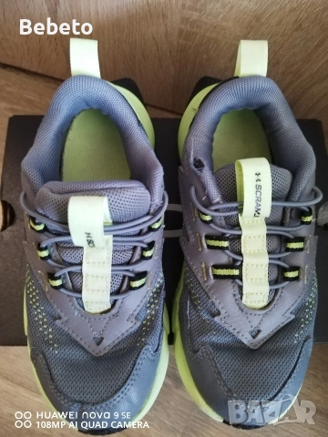 Маратонки Under Armour 30номер, снимка 4 - Детски маратонки - 53972829