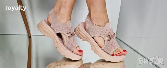 Бежови дамски сандали 