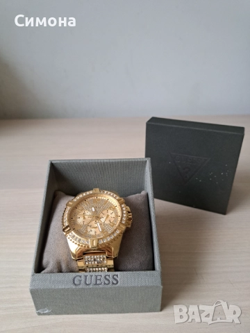 Ръчен часовник Guess