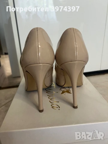 Обувки на ток, снимка 2 - Дамски обувки на ток - 51365997