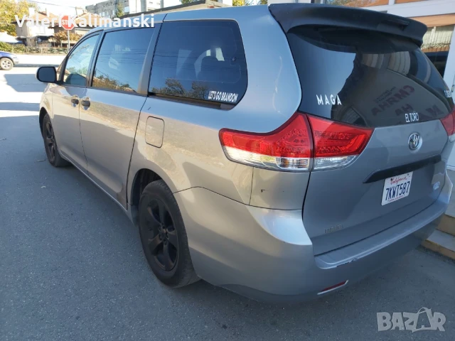 ТОЙОТА СИЕНА , снимка 3 - Автомобили и джипове - 51243545