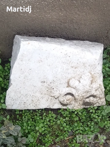 Parche mramorno s floralen element 