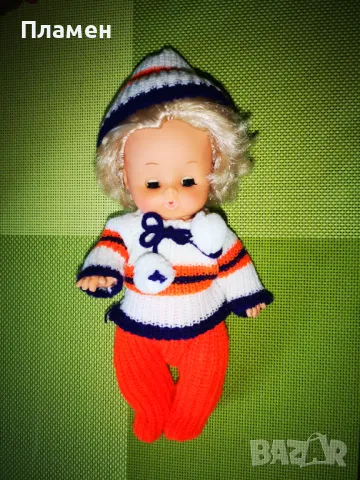 Малка спяща ретро кукла Hong Kong , снимка 2 - Колекции - 49876996