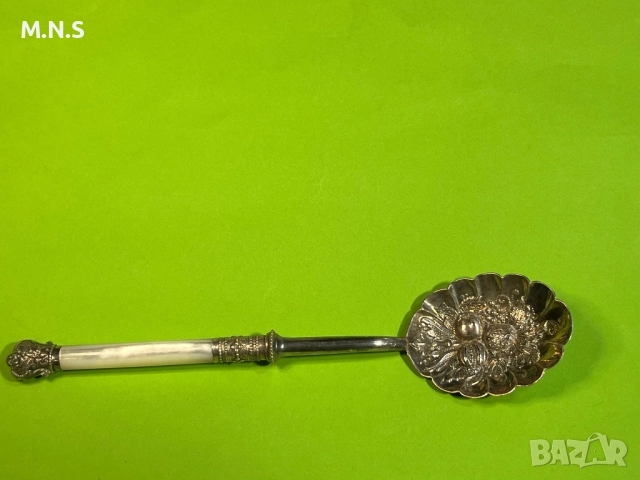Английкса сребърна  Лъжица за сладко., снимка 2 - Антикварни и старинни предмети - 52848189