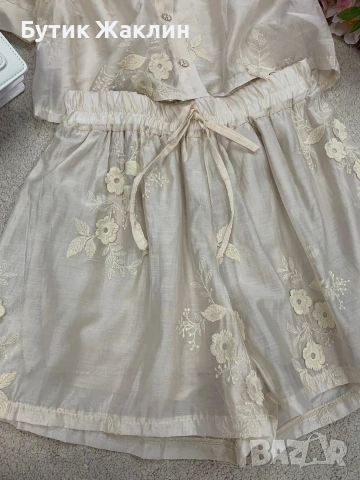 Нежен дамски комплект , снимка 2 - Комплекти - 54149747