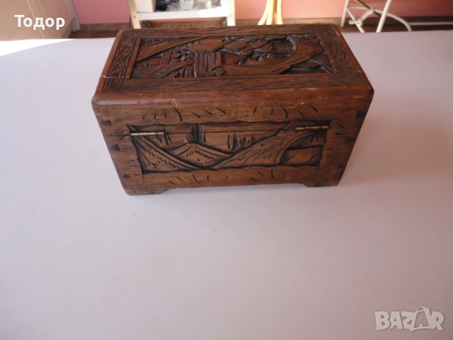Старинно дървено сандъче ковчеже кутия дърворезба , снимка 3 - Антикварни и старинни предмети - 54087576