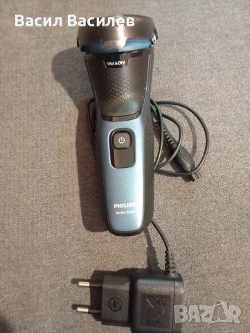 Продавам електрическа самобръсначка PHILIPS 3000
