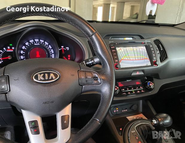 Kia Sportage 2.0 CRDI, снимка 10 - Автомобили и джипове - 42108176