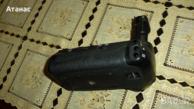 Грип за батерии Canon BG-E13 Battery Grip за 6D, снимка 3 - Чанти, стативи, аксесоари - 51425557